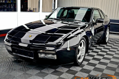 Porsche 944S