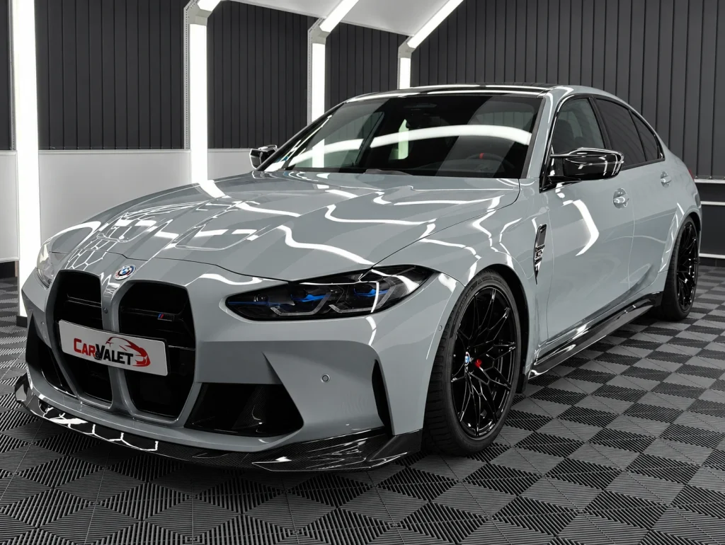 BMW M3: Frontperspektive in der Werkstatt von Car and Valet in Neumarkt.