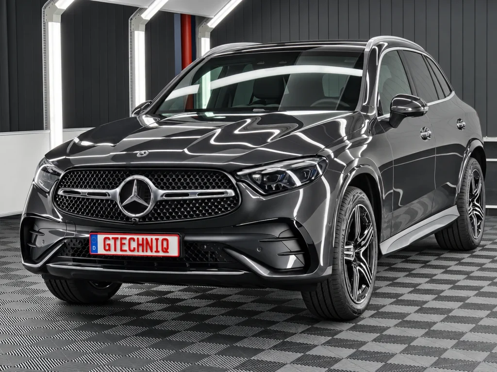 Mercedes-Benz GLC: Frontperspektive in der Werkstatt von Car and Valet in Neumarkt.